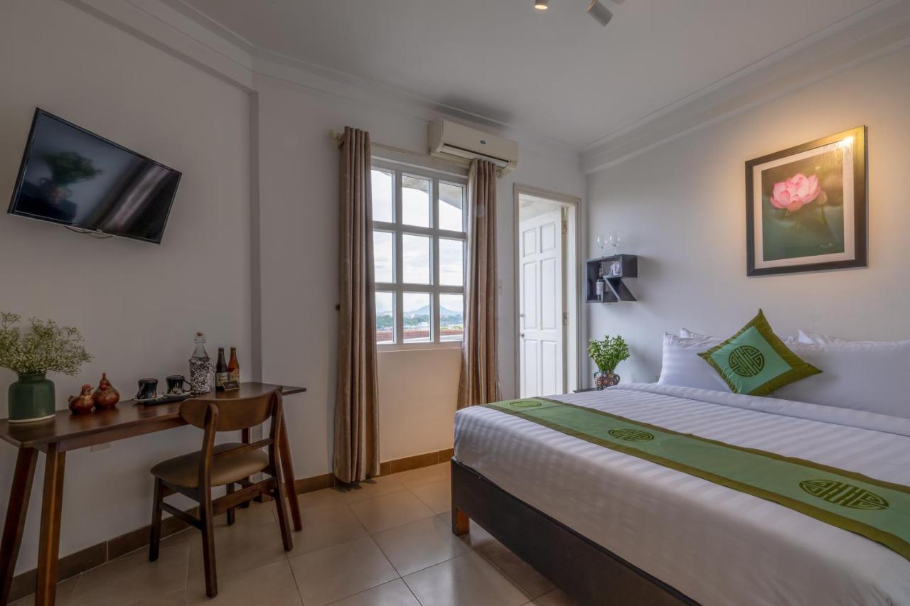 Charming Riverside Hotel Huế Kültér fotó
