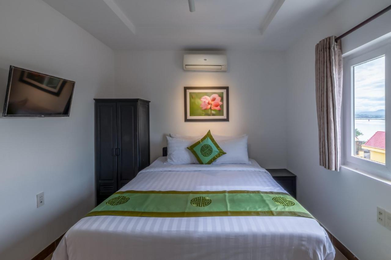 Charming Riverside Hotel Huế Kültér fotó