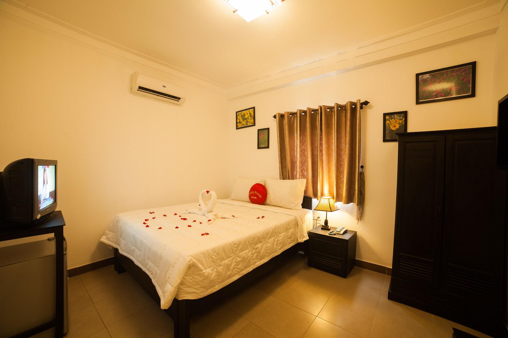 Charming Riverside Hotel Huế Kültér fotó