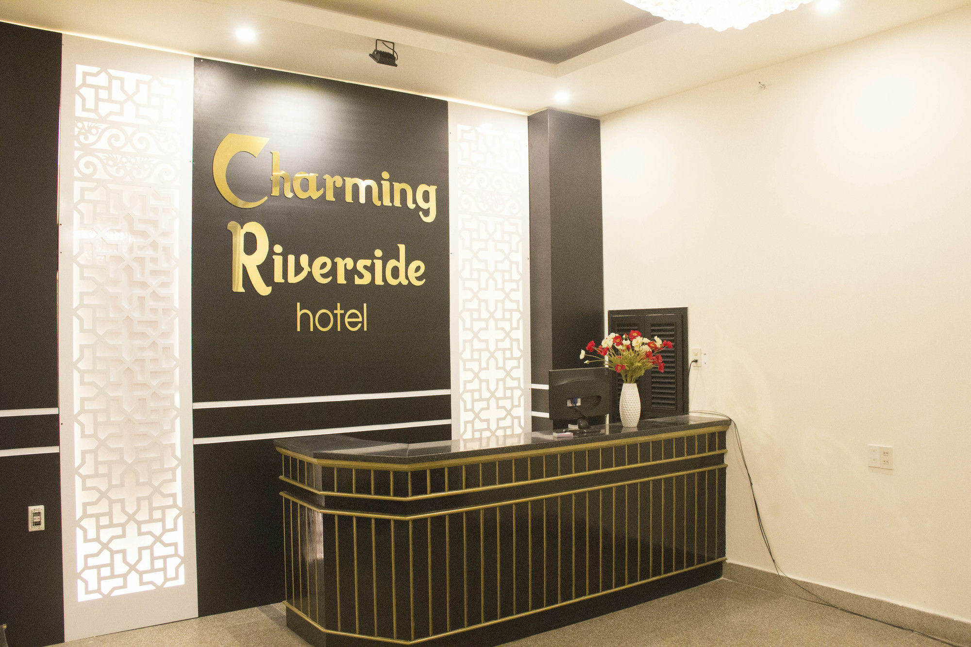 Charming Riverside Hotel Huế Kültér fotó