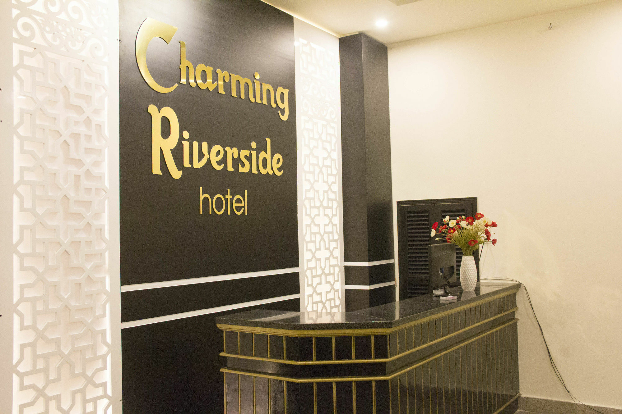 Charming Riverside Hotel Huế Kültér fotó